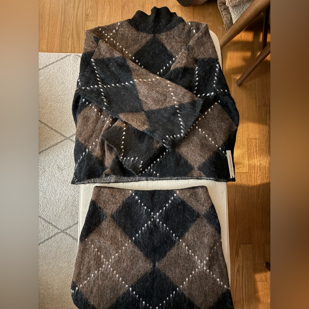 Argyle wool blend turtle neck and skirt set